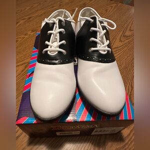 New women’s saddle shoes